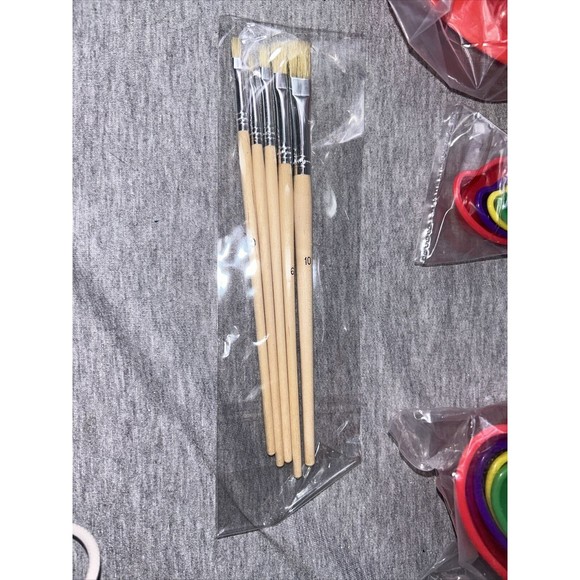 Cookeeze Holiday Baking And Decorating Kit Complete With Guide Recipe Book New - Picture 12 of 12